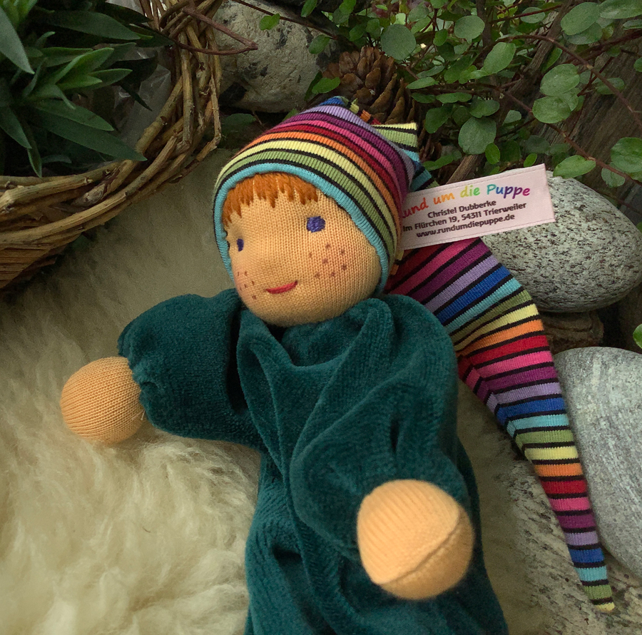 Minipüppchen nach Art der Waldorfpuppe Grün 3 – Bild 3