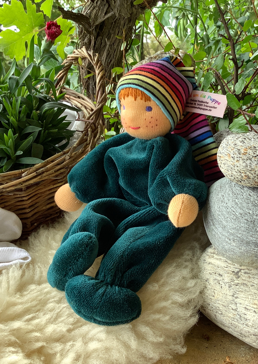 Minipüppchen nach Art der Waldorfpuppe Grün 3