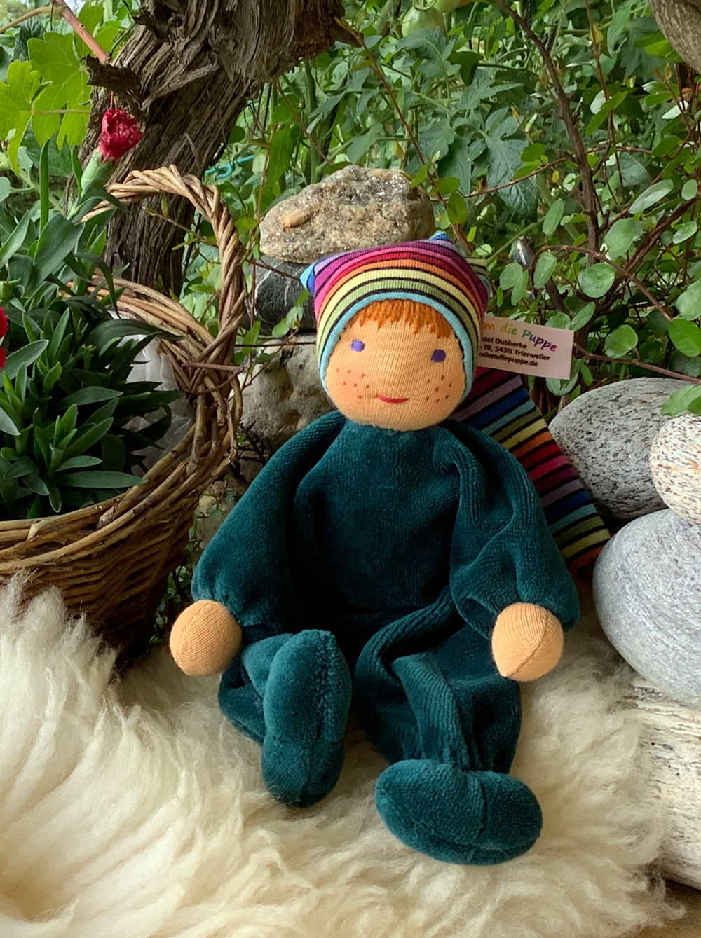 Minipüppchen nach Art der Waldorfpuppe Grün 3 – Bild 2