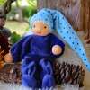 Minipüppchen nach Art der Waldorfpuppe dunkelblau 2 – Bild 3