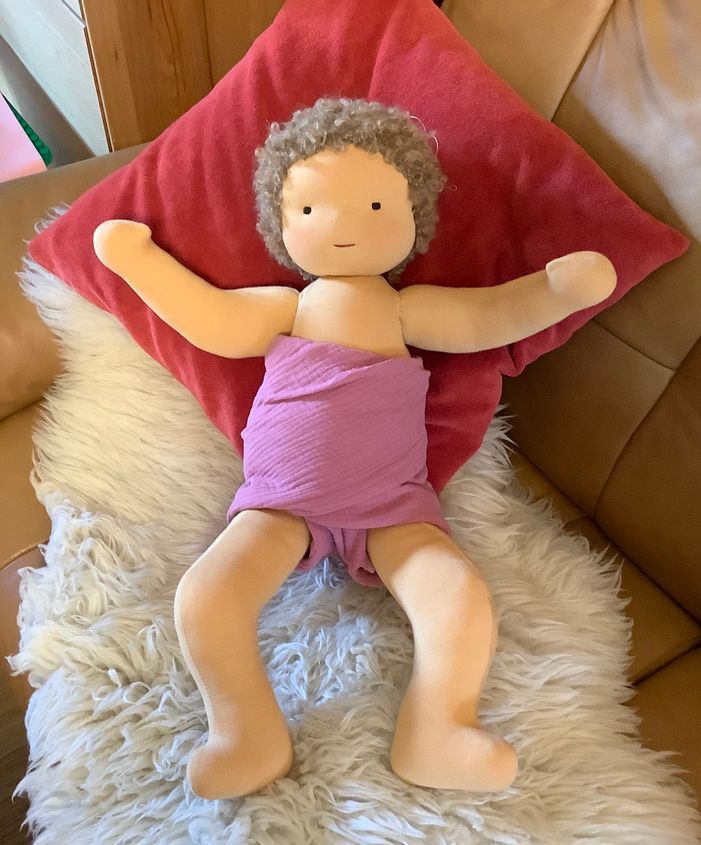 Stoffpuppe nach Art der Waldorfpuppe Babypuppe 56cm – Bild 4