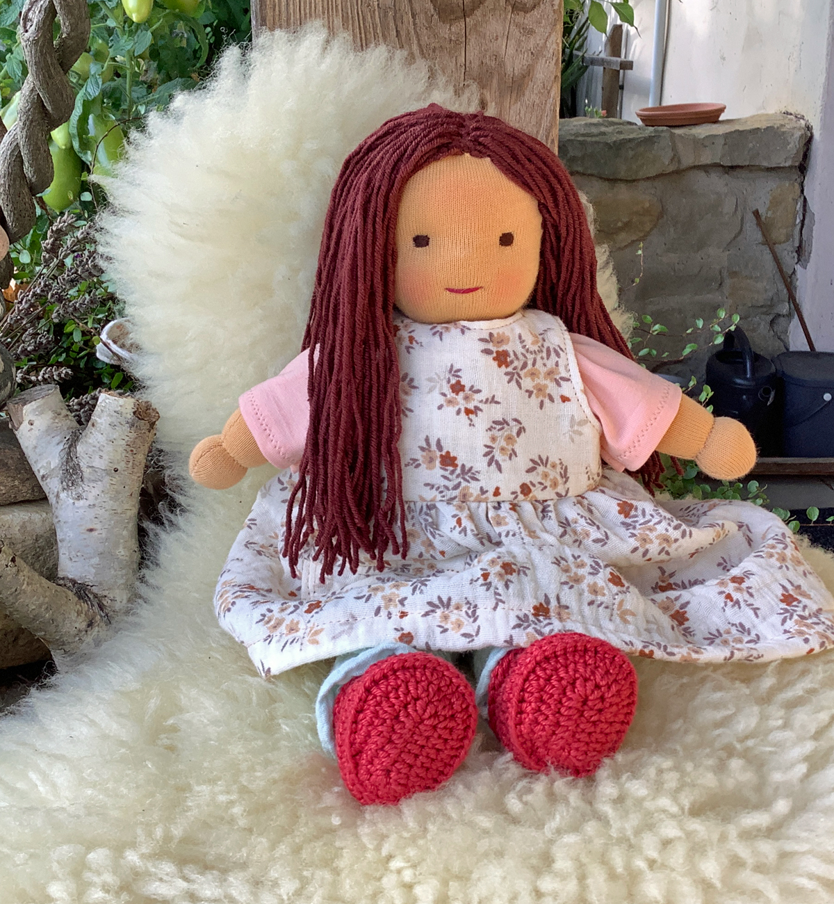 Kleine Stoffpuppe nach Waldorfart Lea – Bild 3