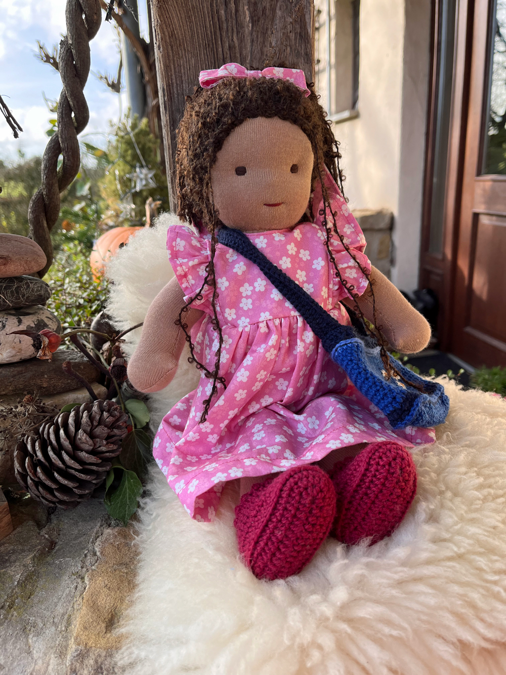 Stoffpuppe nach Waldorfart Leana – Bild 4