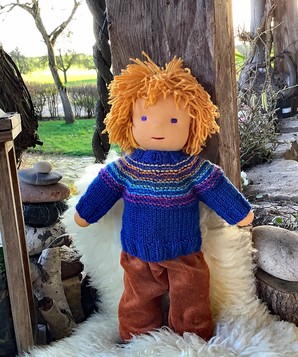 Kleine Stoffpuppe nach Waldorfart Noah – Bild 2
